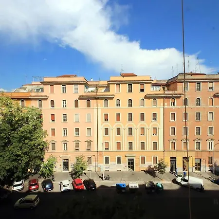Apartment Ettore Rolli In Trastevere By Halldis